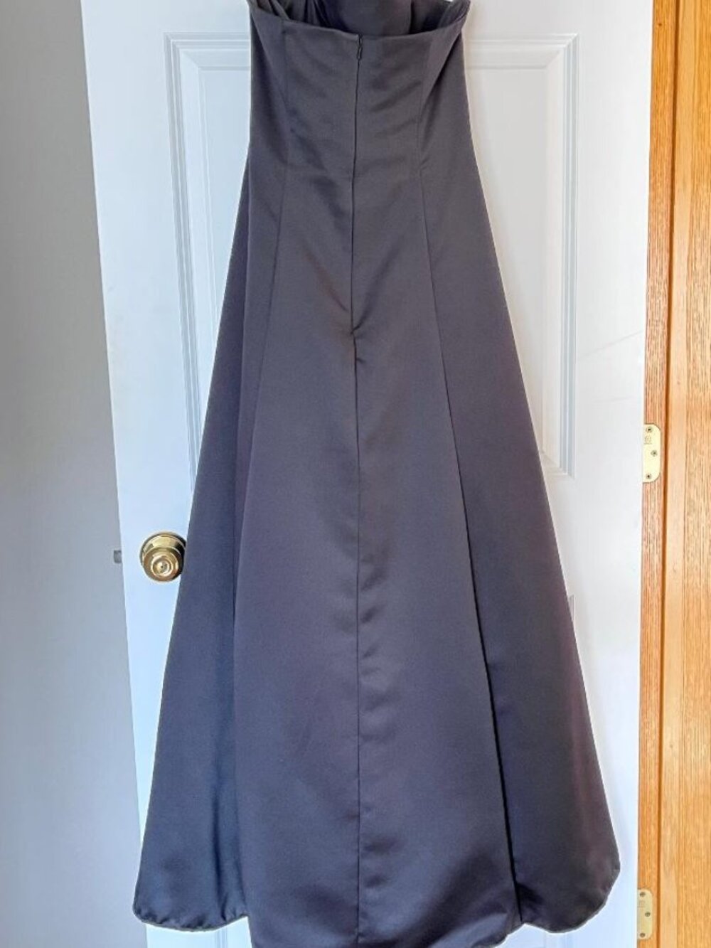 David’s Bridal Black Strapless Formal Gown/Dress/Prom Ruched Waist Sz 10 EXC - Picture 3 of 7
